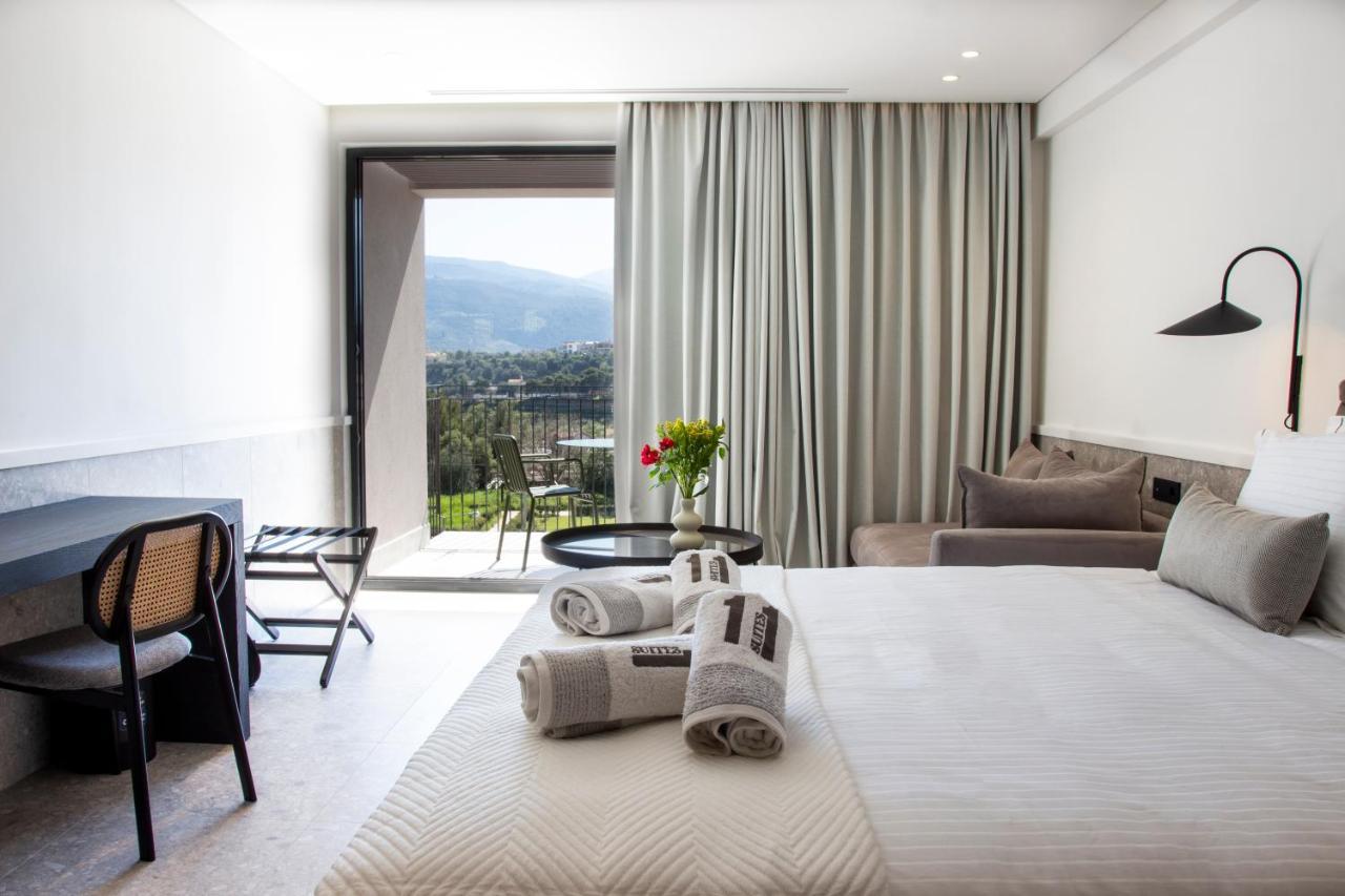 11Suites Aigio Exterior photo