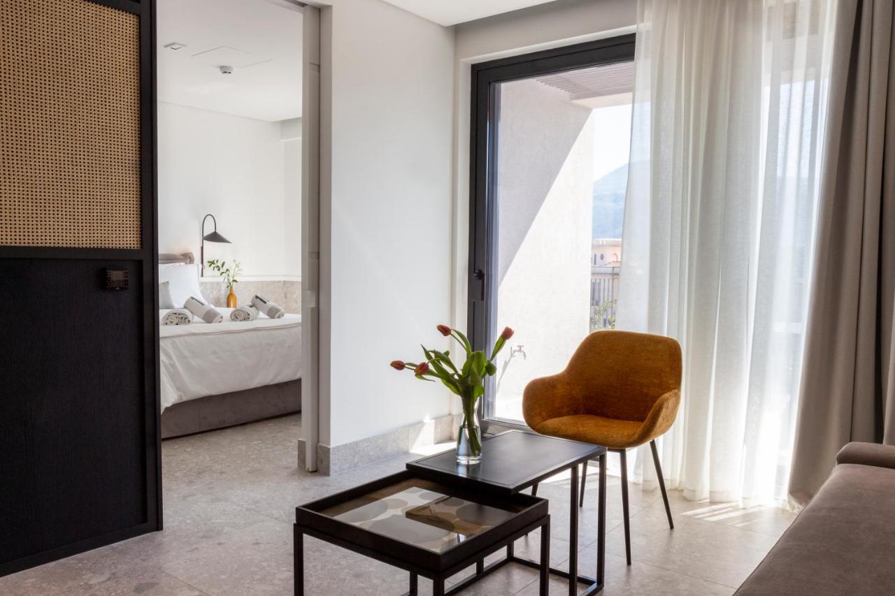 11Suites Aigio Exterior photo