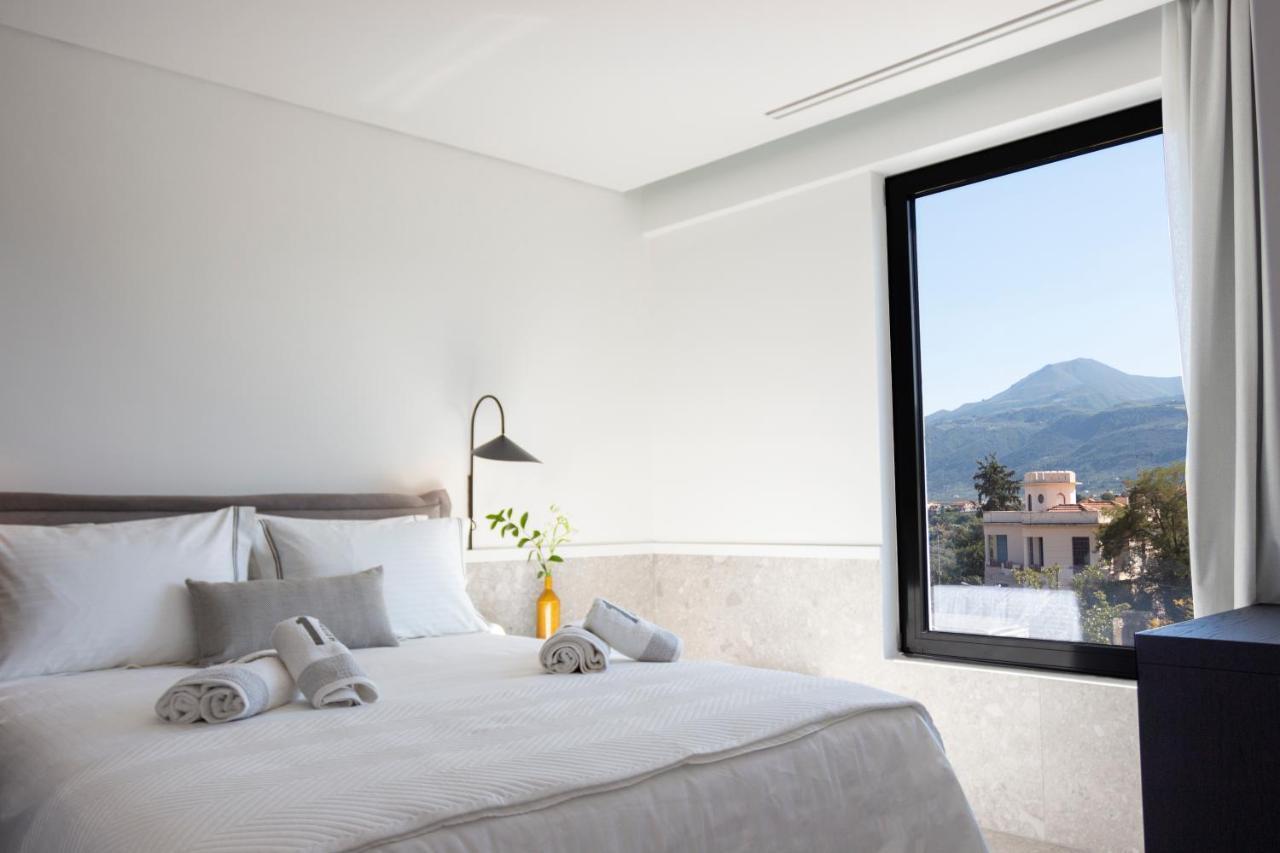 11Suites Aigio Exterior photo