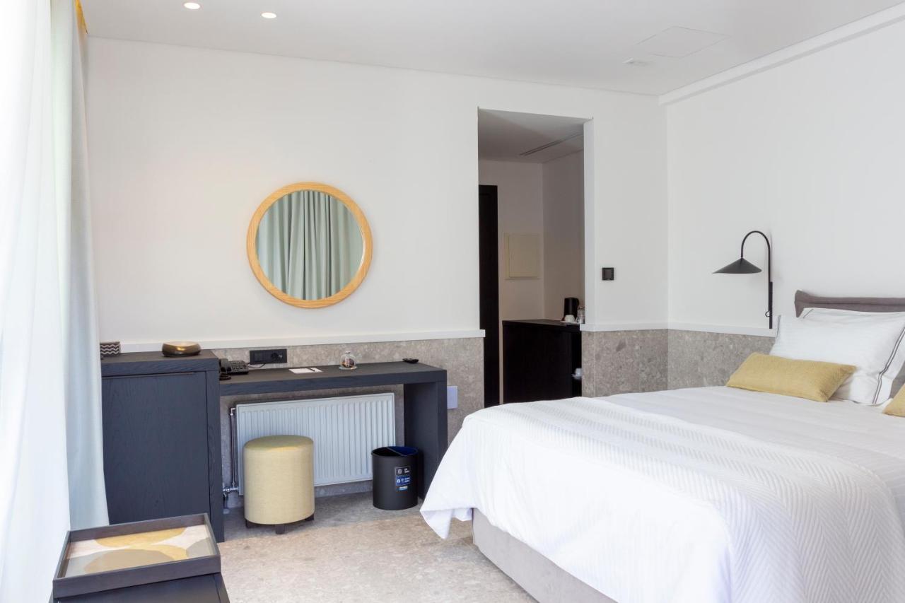 11Suites Aigio Exterior photo